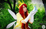 Child_of_light___aurora_and_igniculus_cosplay_by_cristinachii-d7ih3r0