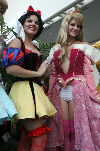 Обо всем - Comic-Con 2009. Большая фотоподборка (Косплей и booth babes)